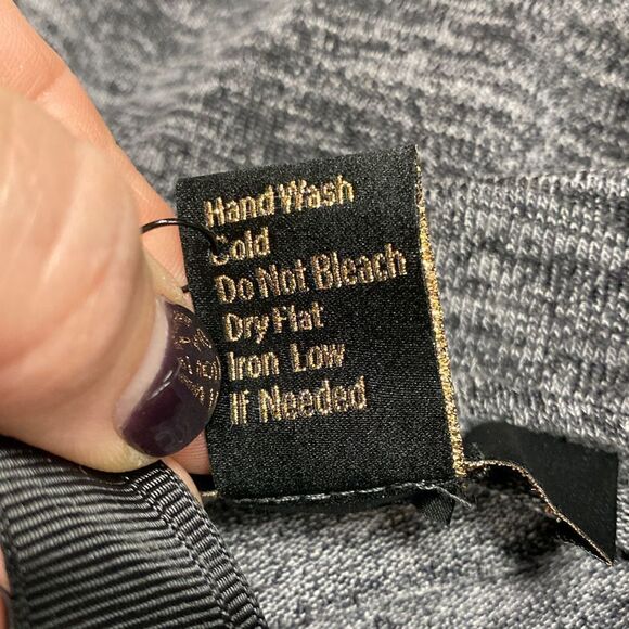 Rain Black & White Knot Front Faux Fur Sleeve Top Size Large NWT - Picture 6 of 6